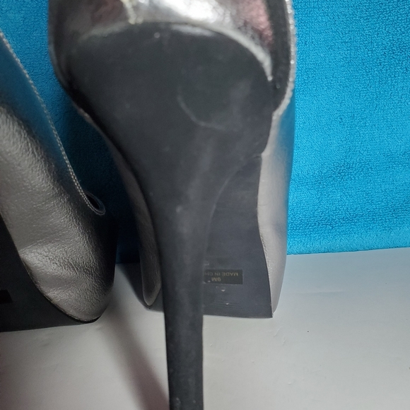Joey Black and Silver High Heels Size 9 CUTE!! - Picture 7 of 15